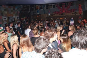 Baile en la noche del viernes Baile en la noche del viernes