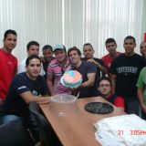 Todos juntos listos para picar los cake
